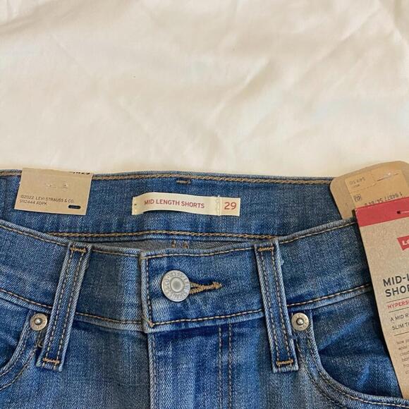 Levi Mid length Shorts - Picture 4 of 4